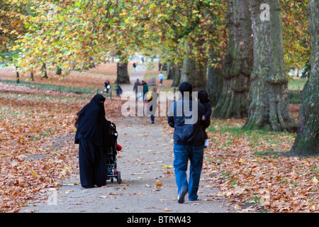Muslimische Familie - Hyde Park - London Stockfoto