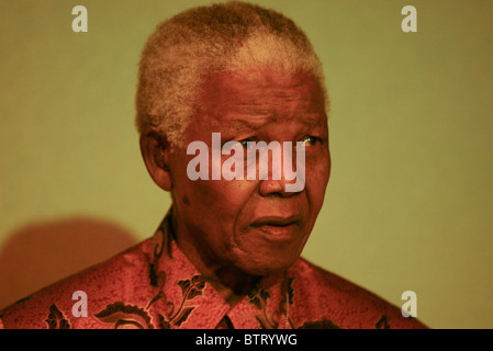 Nelson Mandela besucht Lockerbie-Bomber Abdelbaset Ali Mohmed al-Megrahi im Barlinnie Gefängnis, Glasgow, Schottland. 2002 Stockfoto