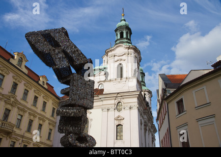 Straße Statue aus zahlreiche Schlüssel im Stadtteil Old Town, Prag, Tschechische Republik Stockfoto