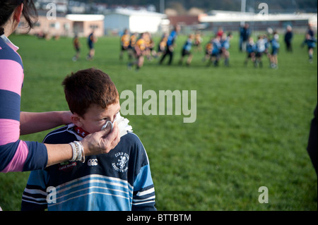 Aberystwyth Rugby Club unter 10 Jahre junior Spieler das Spiel an einem Sonntagmorgen, Wales UK Stockfoto