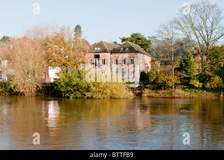 Riverside Häuser auf den Fluss Severn in Bewdley, Worcestershire Stockfoto