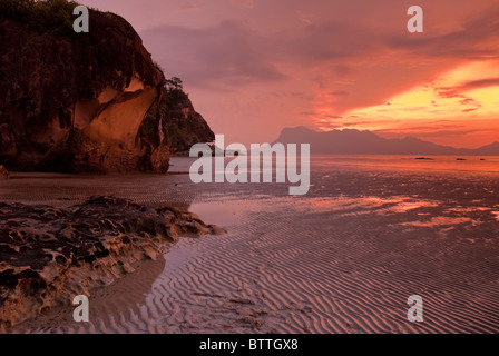 Sonnenuntergang am Bako Nationalpark, Sarawak, Borneo, Malaysia Stockfoto