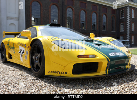 Low Level Aspekt des Harrods gesponsert McLaren F1 Sport supercar, auf öffentliche Anzeige auf dem Gelände des Royal Hospital SW3. Stockfoto
