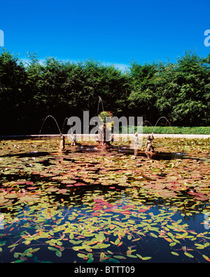 Kilruddery Haus, Bray, Co Wicklow, Irland; Kreisförmige Brunnen Pool Stockfoto