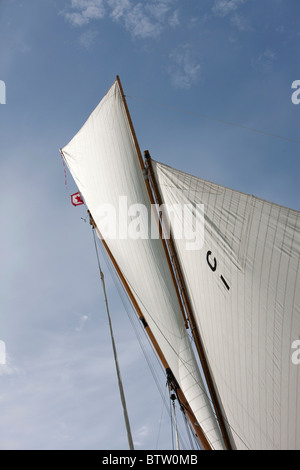 klassische Yachten racing im Westward Cup, organisiert von der Royal Yacht Squadron, Cowes, Isle Of Wight Stockfoto