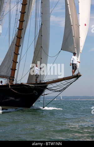 klassische Yachten racing im Westward Cup, organisiert von der Royal Yacht Squadron, Cowes, Isle Of Wight Stockfoto