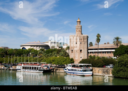 Sevilla Spanien Andalusien maurischen goldene Turm Fluss Rio Guadalquivir Stockfoto