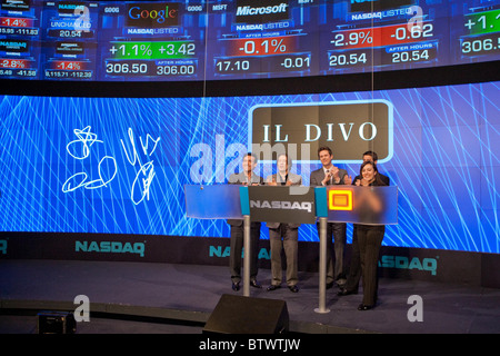 IL DIVO Ringe NASDAQ Stock Market Closing Bell Stockfoto