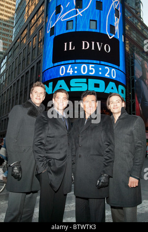 IL DIVO Ringe NASDAQ Stock Market Closing Bell Stockfoto