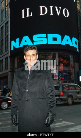 IL DIVO Ringe NASDAQ Stock Market Closing Bell Stockfoto