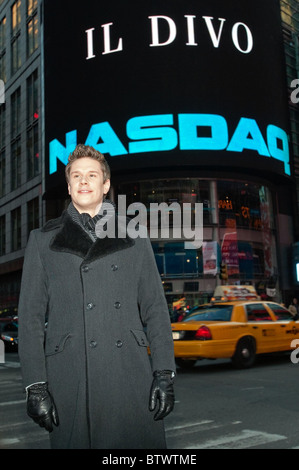 IL DIVO Ringe NASDAQ Stock Market Closing Bell Stockfoto