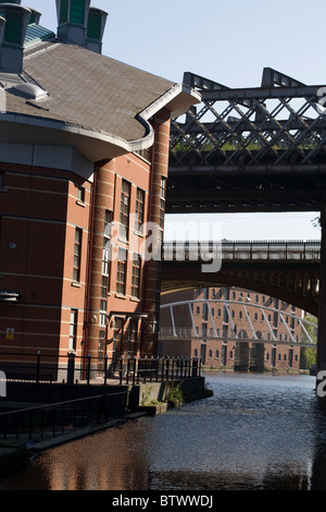 Youth Hostel Castlefield Kanal-Becken in der Nähe der Kreuzung der Rochdale und Bridgewater Kanäle Manchester England Stockfoto