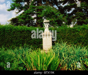 Heywood Gardens, Co. Laois, Irland, Skulptur und Kräutergarten, Edwin Lutyens Stockfoto