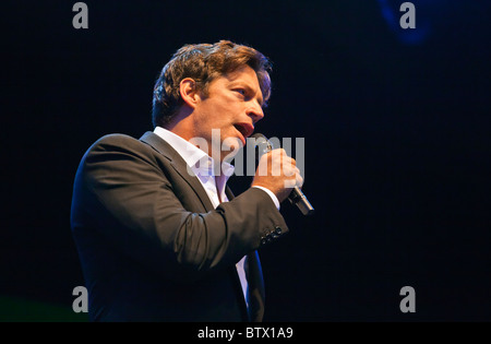 HARRY CONNICK JUNIOR singt auf der Jimmy Lyons Bühne - 2010 MONTEREY JAZZ FESTIVAL, CALIFORNIA Stockfoto