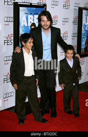 CHRISTOPHER RUIZ-ESPARZA DIEGO LUNA GERARDO RUIZ ESPARZA ABEL HERZSTÜCK GALA SCREENING. AFI FEST 2010 HOLLYWOOD LOS ANGELE Stockfoto