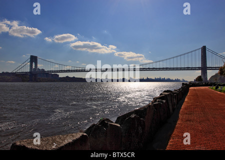 Die George Washington Bridge, Blick nach Süden, von der New Jersey Seite des Hudson Rivers Stockfoto