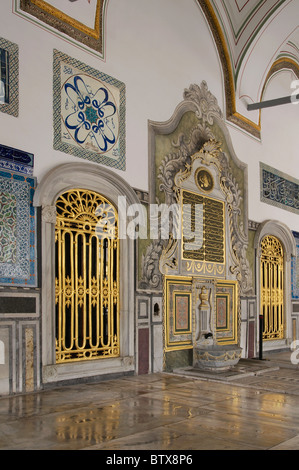 Brunnen in der Spielhalle der Iftariye Pavillon, osmanischer Barock, Beschneidung Zimmer, Topkapi Palast, Istanbul, Türkei Stockfoto