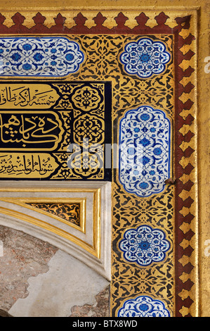 Iznik Fliesen, Eingang zur Beschneidung Zimmer im Topkapi-Palast, IstanbulTurkey Stockfoto