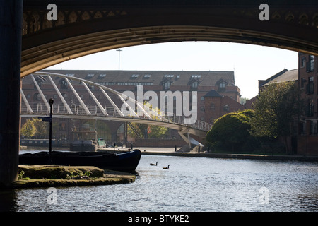 Castlefield Kanal-Becken in der Nähe der Kreuzung der Rochdale und Bridgewater Kanäle Manchester England Stockfoto