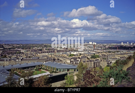 Blick vom Calton Hill in the City of Edinburgh Blick in Richtung Leith Docks und der City of Edinburgh Stockfoto