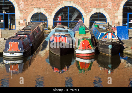 Portland-Becken + Lager/Museum, Ashton Canal (Kreuzung mit Peak Forest Canal) Ashton unter Lyne Tameside, Manchester, UK Stockfoto