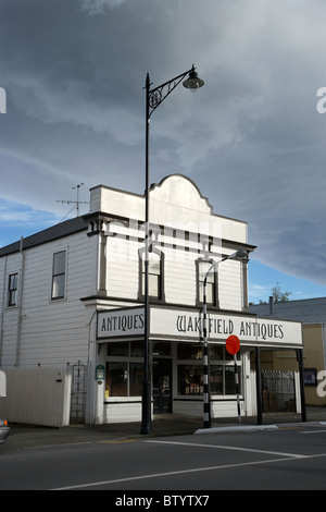 Wakefield Antiquitäten (ehemalige Premier Boot Lager - 1891), Hauptstraße, Greytown, Wairarapa, Nordinsel, Neuseeland Stockfoto