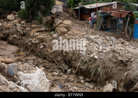 Schäden, die durch Erdrutsche und Überschwemmungen in Escazu Costa Rica Stockfoto