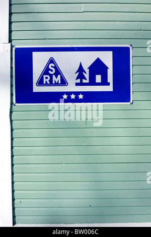 drei-Sterne-Herberge Schild an Wand, Finnland Stockfoto