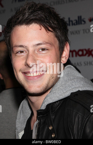 GLEE Cast Memebers Start Marshalls und TJ Maxx "Carol-Oke" Contest Stockfoto