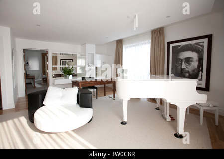 Die Lennon-Suite im Hard Days Night Hotel Liverpool Beatles unter dem Motto Luxus Hotel Merseyside. Foto: Jeff Gilbert Stockfoto