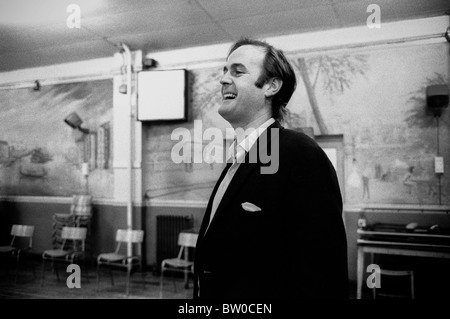 Die Besetzung von Monty Pythons Flying Circus während der Proben in Acton arbeiten Mens Club im Oktober 1970 Stockfoto