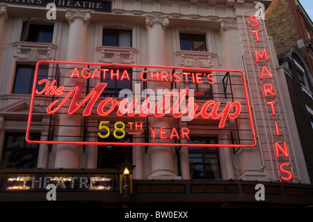 Leuchtreklame am St.-Martins Theater Werbung Agatha Christie die Mausefalle London England UK Stockfoto