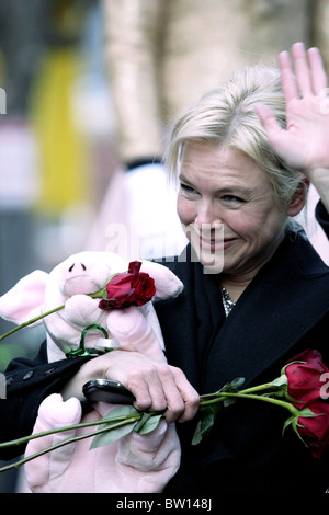 Renee Zellweger als Harvard University Hasty Pudding Club 2009 Woman of the Year ausgezeichnet Stockfoto