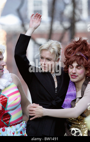 Renee Zellweger als Harvard University Hasty Pudding Club 2009 Woman of the Year ausgezeichnet Stockfoto