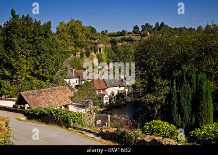 Das mittelalterliche Dorf von Segúr le Châteaux Limousin Frankreich Stockfoto