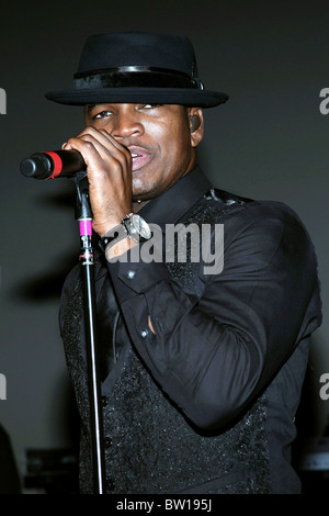 NE-YO und ALFANI Menswear Party Stockfoto