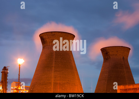 Die Ineos-Öl-Raffinerie in Grangemouth, Firth of Forth in Schottland, Großbritannien. Es ist Schottlands nur Öl-Raffinerie. Stockfoto