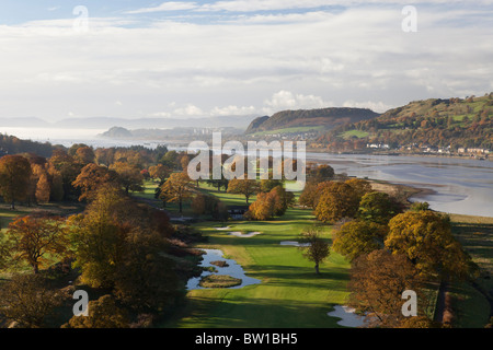 Späten Nachmittag Autumnul Blick über die Erskine Golfplatz in Richtung Dumbarton auf dem Fluss clyde Stockfoto