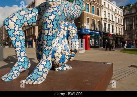 Skulptur des Künstlers Rabarama vor MoorHouse, London Wall Stockfoto