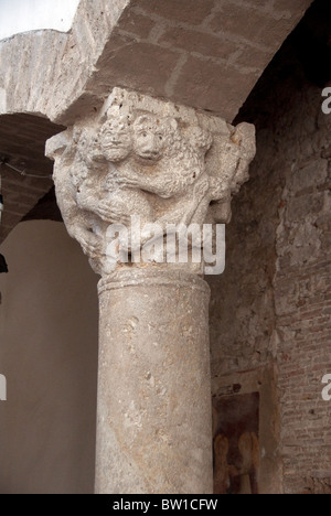 Die Geschichte von Daniel in der Löwengrube geschnitzt Capitol im 8. Jahrhundert Chiesa (Kirche) di Santa Maria Impensole, Narni, Umbrien Stockfoto