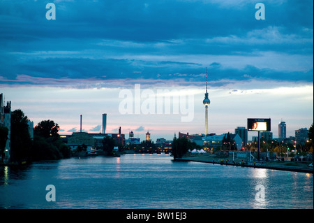 Schönen Abendhimmel über der Spree, Berlin, Deutschland Stockfoto