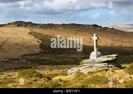 Die Höhle-Penney-Gedenkstätte Kreuz in der Nähe von Sherwell auf Dartmoor, Devon UK Stockfoto