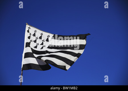 Die Gwenn-ha-du, Flagge der französischen Provinz Bretagne. Stockfoto