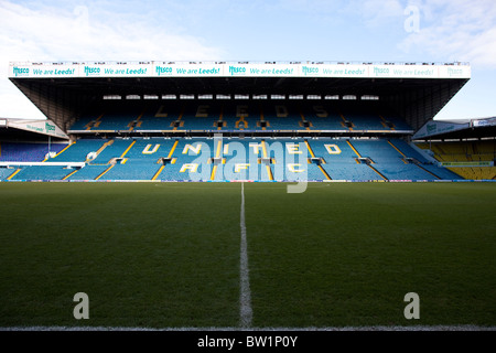 The East Stand auf dem Fußballplatz von Leeds United, Elland Road, Leeds. Ein Premiership Club. Stockfoto