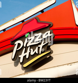 PIZZA HUT Restaurant im Trostre Fachmarktzentrum Llanelli, Wales UK Stockfoto