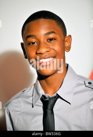 Justin Martin im Ankunftsbereich für 6. Annual TEEN VOGUE Young Hollywood Party, Los, Los Angeles County Museum of Art (LACMA) Stockfoto