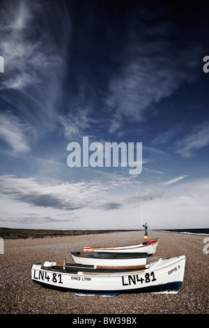 Krabbe Fischerboote holte auf Cley Strand - North Norfolk - England Stockfoto