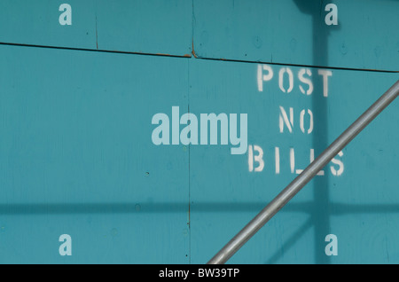 Bau Website Wand mit Schild Stockfoto