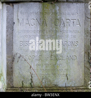 Die einzige UK entstanden Denkmal in Runnymede Wiesen zum Gedenken an die Abdichtung der Magna Carta Stockfoto