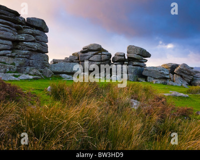 Combestone Tor im Dartmoor National Park in der Nähe von Hexworthy, Devon, England. Stockfoto